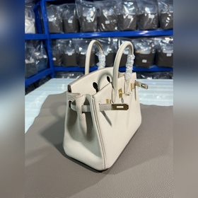 Фотографииз мастерской Birkin Platinum Milkshake White Gold Buckl