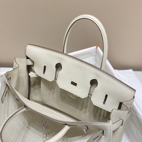 Платина   Молочный белый/серебряный Хорошая сумка требует врем