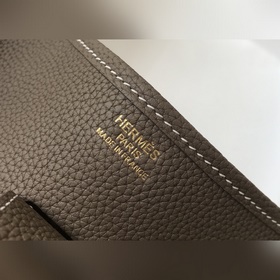 『    』 Слоновая кость с золотой застежкой Сочетание прочности 
