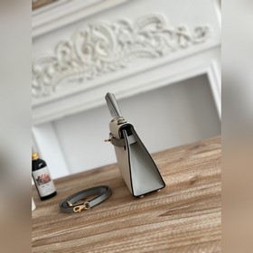 Kelly II Mini Цвет： молочный коктейль/ледниковый серый Импортная