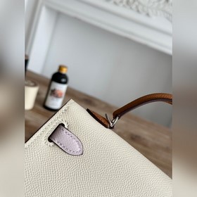 Kelly II Mini Цвет： молочный белый/фантазийный розово-фиолетовый