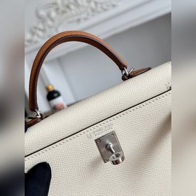 Kelly II Mini Цвет： молочный белый/фантазийный розово-фиолетовый