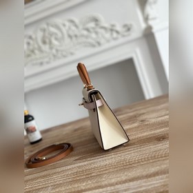 Kelly II Mini Цвет： молочно-белый/фантазийный розово-фиолетовый/