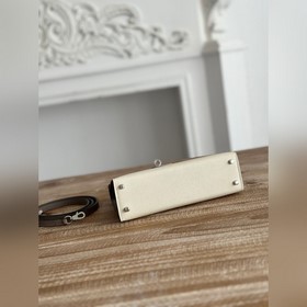 Kelly II Mini Цвет： молочно-белый/асфальтово-серый Импортная кож