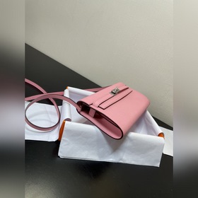 Kelly woc – популярная модель, которую стоит приобрести каждому. 