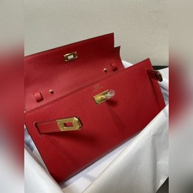 Kelly woc – популярная модель, которую стоит приобрести каждому. 