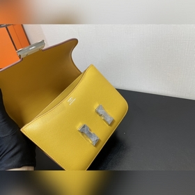 Янтарно-желтый Размер： Hermes Kang 18 см Импортная кожа с тиснен