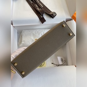 В наличии： Ручная работа, второе поколение Mini Kelly 19 см, импо
