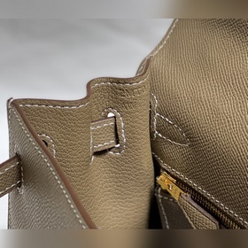 Ручная работа из восковой нити    В наше время Hermès вышел з