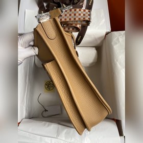 В наличии： Evelyn 28 см, импортная кожа TC, песочный цвет, серебр