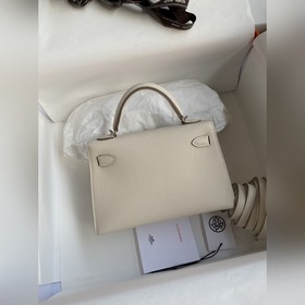 Mini Kelly второго поколения, 19 см, импортная кожа Epsom, молочн