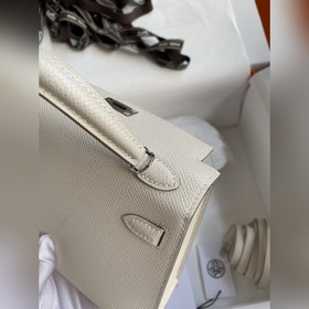Mini Kelly второго поколения, 19 см, импортная кожа Epsom, молочн