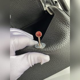 В наличии： полуручная Mini Lindy 19 см, импортная кожа TC, черный