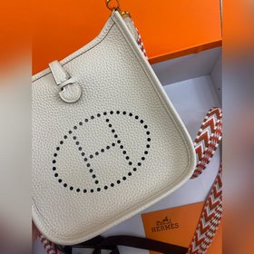 Фотография реального товара. Evelyn Milkshake Platinum Buckle, по