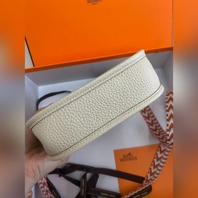 Фотография реального товара. Evelyn Milkshake Platinum Buckle, по
