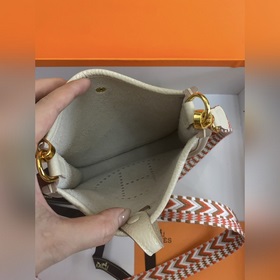 Фотография реального товара. Evelyn Milkshake Platinum Buckle, по
