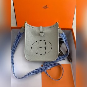 Фотография реального товара. Evelyn Pearl Grey Gold Buckle, полур