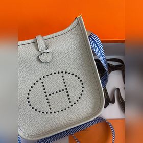 Фотография реального товара. Evelyn Pearl Grey Gold Buckle, полур
