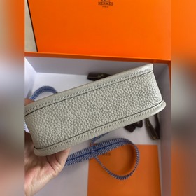 Фотография реального товара. Evelyn Pearl Grey Gold Buckle, полур
