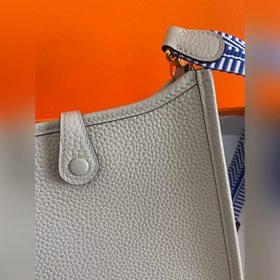 Фотография реального товара. Evelyn Pearl Grey Gold Buckle, полур