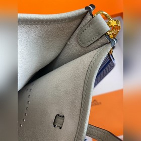 Фотография реального товара. Evelyn Pearl Grey Gold Buckle, полур