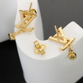 【Версия Seiko】 Серьги Louis Vuitton с буквами. Созданные с высоки