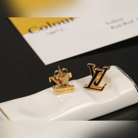 Серьги-гвоздики с капельками масла LV, колье Louis Vuitton. Индив
