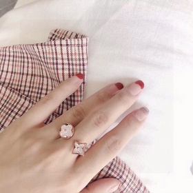 Уровень покупки Lv Louis Vuitton Двойной цветок Белый ракушка Кол