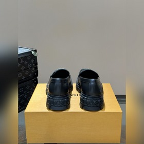 LV Louis Vuitton Baroque — модная ретро-модель для мужчин, туфли-