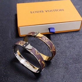 Кожаный браслет с буквами LV, универсальный, Louis Vuitton. С мом