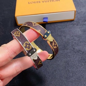 Кожаный браслет с буквами LV, универсальный, Louis Vuitton. С мом