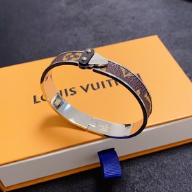 Кожаный браслет с буквами LV, универсальный, Louis Vuitton. С мом