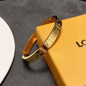 Браслет LV Louis Vuitton с момента своего появления на рынке поль