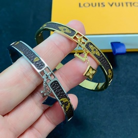 Новый браслет LV Louis Vuitton с момента своего появления на рынк