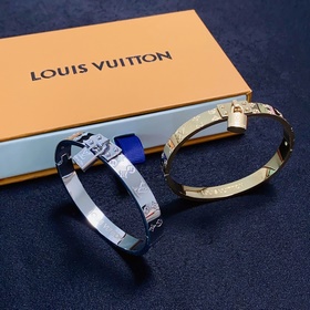 Браслет с замком LV Louis Vuitton с момента появления на рынке по