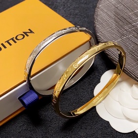 Браслет LV Louis Vuitton с момента появления на рынке пользуется