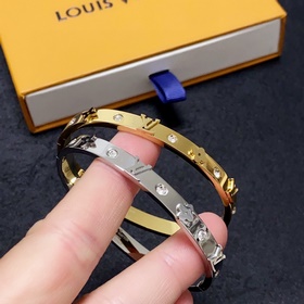 Браслет с буквами LV и бриллиантами Louis Vuitton Louis Vuitton с