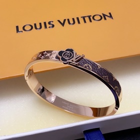Кожаный браслет LV Louis Vuitton с момента своего появления на ры