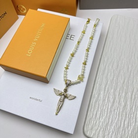 Ожерелье Louis Vuitton Golden Pearl Angel выглядит чрезвычайно оч