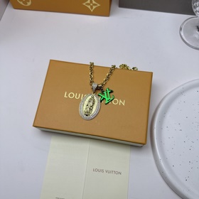 Золотое колье Louis Vuitton Оригинальный товар, новая модель из м
