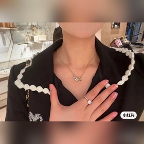 【Версия Seiko】 Ожерелье Louis Vuitton с буквами цветами. Можно но
