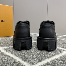 Мужские ботинки LV Ботинки Martin из импортной кожи, с металличес