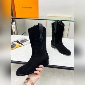 Louis Vuitton Луи Виттен, новейшая модель осень-зима 2025, высоко