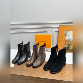 Louis Vuitton Луи Виттен, новейшая модель осень-зима 2025, высоко
