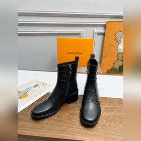 Louis Vuitton Луи Виттен, новейшая модель осень-зима 2025, высоко
