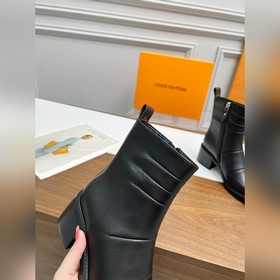 Louis Vuitton Луи Виттен, новейшая модель осень-зима 2025, высоко