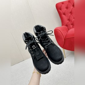LV представляет совместную коллекцию прочных ботинок Martin. LV x