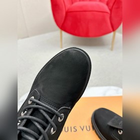 LV представляет совместную коллекцию прочных ботинок Martin. LV x