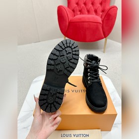 LV представляет совместную коллекцию прочных ботинок Martin. LV x