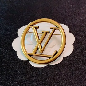 Новая ретро-брошь из золота от Louis Vuitton — это украшение, кот